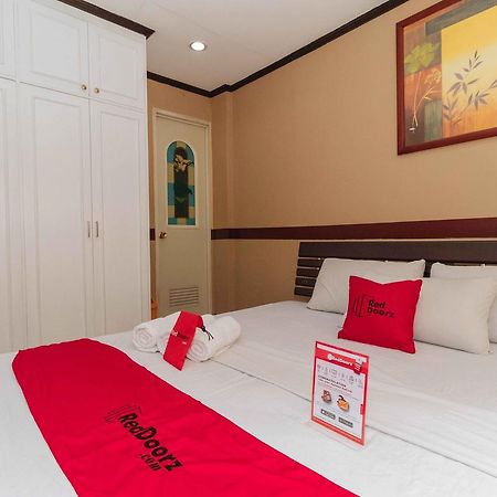 Reddoorz @ Up Village Quezon City Exterior photo