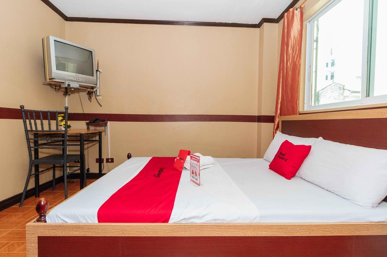 Reddoorz @ Up Village Quezon City Exterior photo